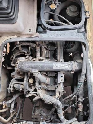 ২৩টি আসন ব্যবহৃত হয়েছে, সিলিং যুক্ত জানালা সহ বাস, ম্যানুয়াল ট্রান্সমিশন