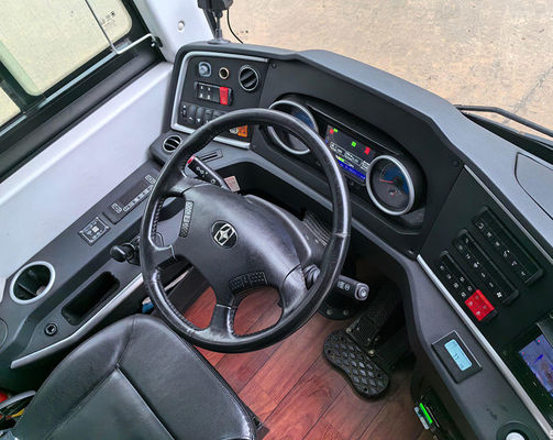 48 সিট লং কোচ, সর্বোচ্চ গতি 100km/h এবং ম্যানুয়াল ট্রান্সমিশন ব্যবহৃত মডেল