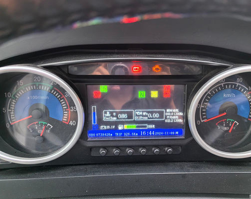 48 সিট লং কোচ, সর্বোচ্চ গতি 100km/h এবং ম্যানুয়াল ট্রান্সমিশন ব্যবহৃত মডেল