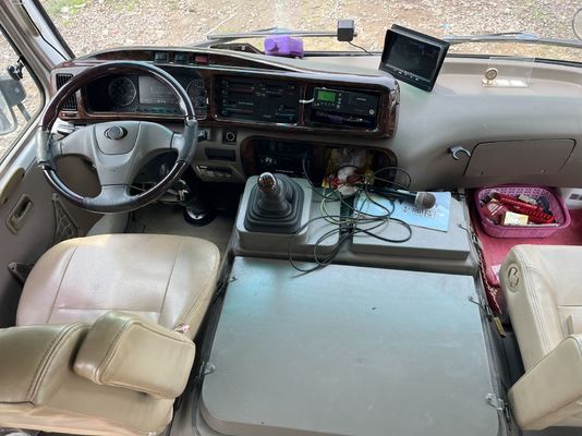 ১৮-সাইটের ডিজেল সেকেন্ড হ্যান্ড বাস ১৮০০০০ মাইল এবং ১ দরজার গোল্ডেন ড্রাগন