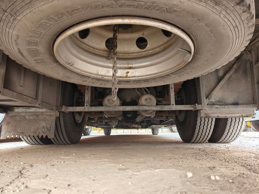 ৫৬ সিটের ব্যবহৃত হলুদ স্কুল বাস, হুইলচেয়ার লিফট এবং ডিজেল জ্বালানী সহ, চমৎকার