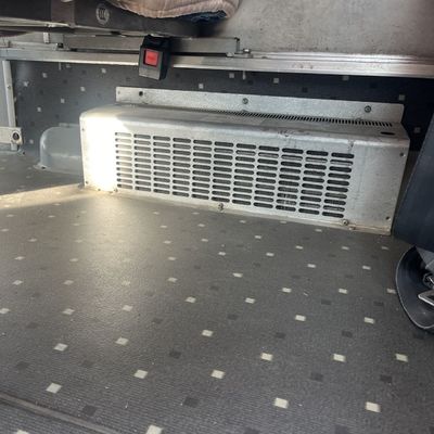 ইউচাই ৩৩০ ইঞ্জিন ম্যানুয়াল ট্রান্সমিশন সেকেন্ড-হ্যান্ড গোল্ডেন ড্রাগন ৬৩-সিটের হলুদ বাস