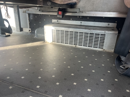 ব্যবহৃত হলুদ কিং লং বাসঃ ৬৩ আসনের বিন্যাস, ইউচাই ইঞ্জিন এবং ম্যানুয়াল ট্রান্সমিশন